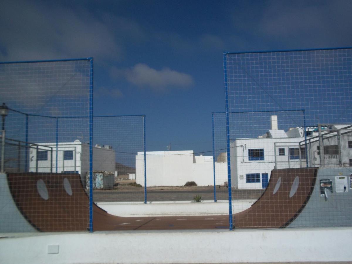 Beautiful Small Bungalow, Amazing Views And Garden Famara Ngoại thất bức ảnh