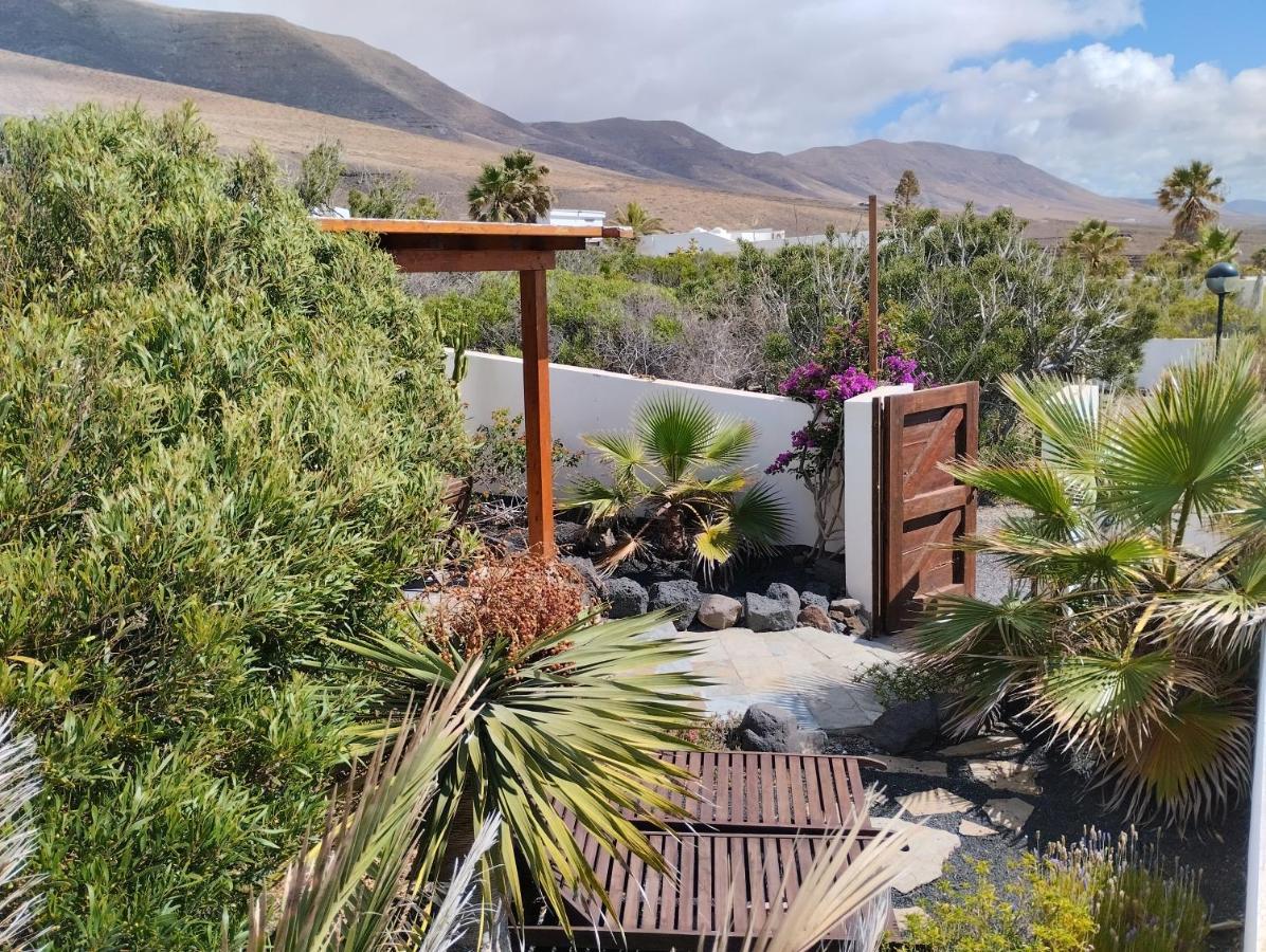 Beautiful Small Bungalow, Amazing Views And Garden Famara Ngoại thất bức ảnh