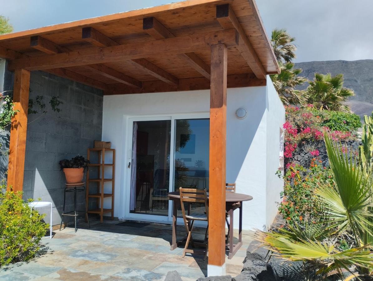Beautiful Small Bungalow, Amazing Views And Garden Famara Ngoại thất bức ảnh